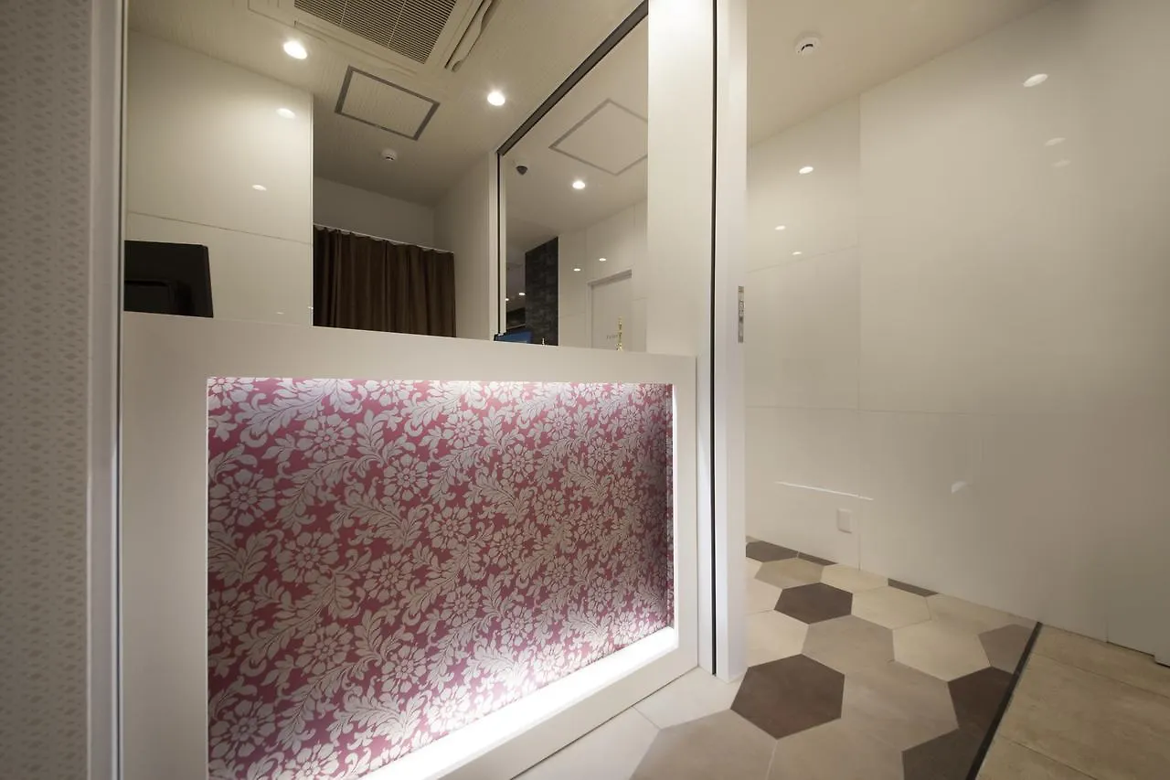 טוקיו Centurion Ladies Hostel Ueno Park מלון קפסולה