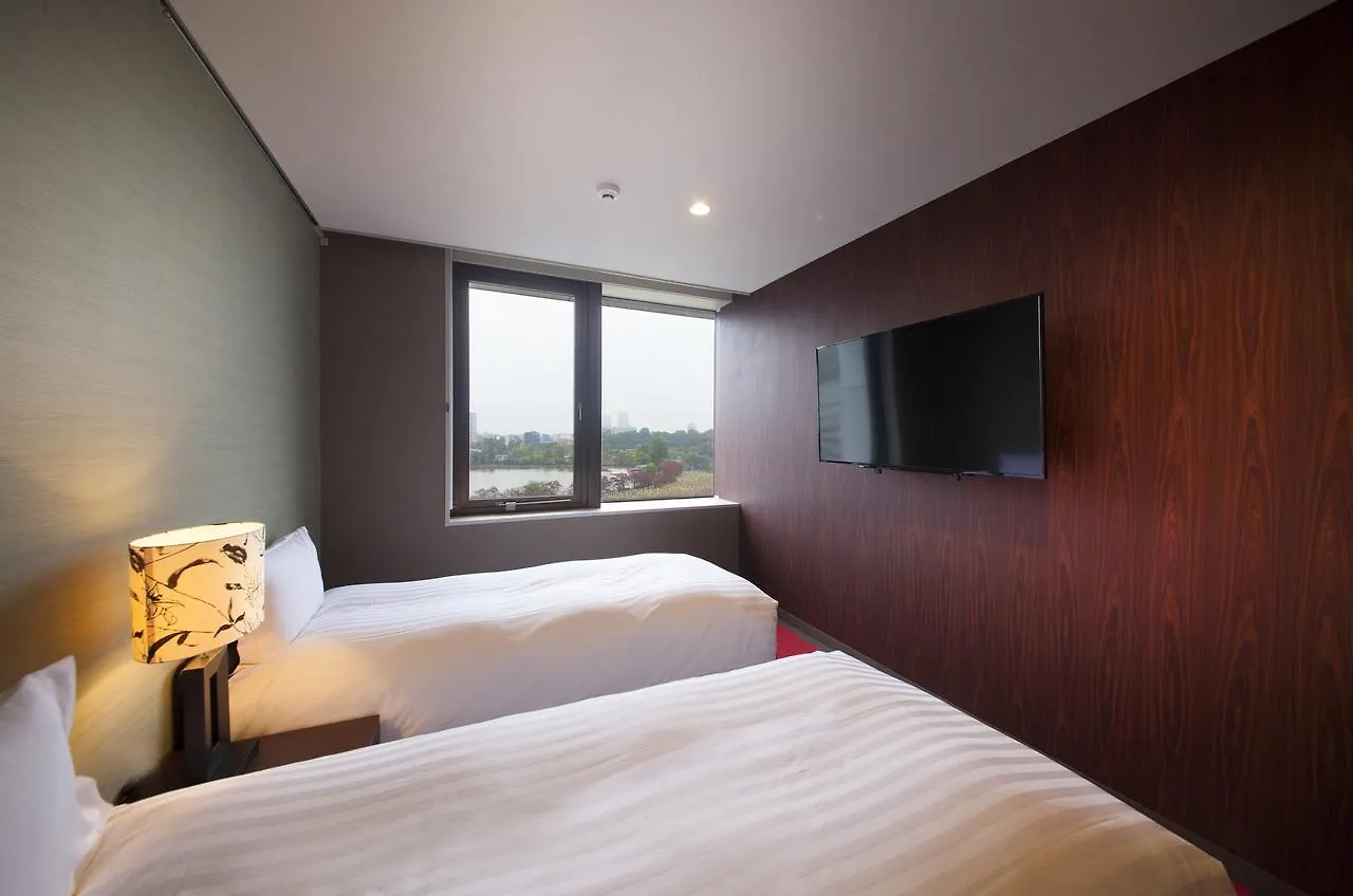 טוקיו Centurion Ladies Hostel Ueno Park 2*,