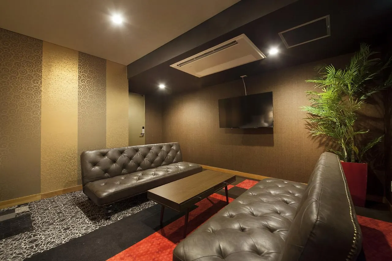 טוקיו Centurion Ladies Hostel Ueno Park מלון קפסולה