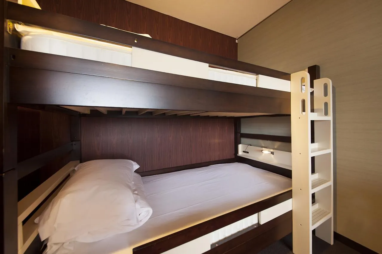טוקיו Centurion Ladies Hostel Ueno Park מלון קפסולה