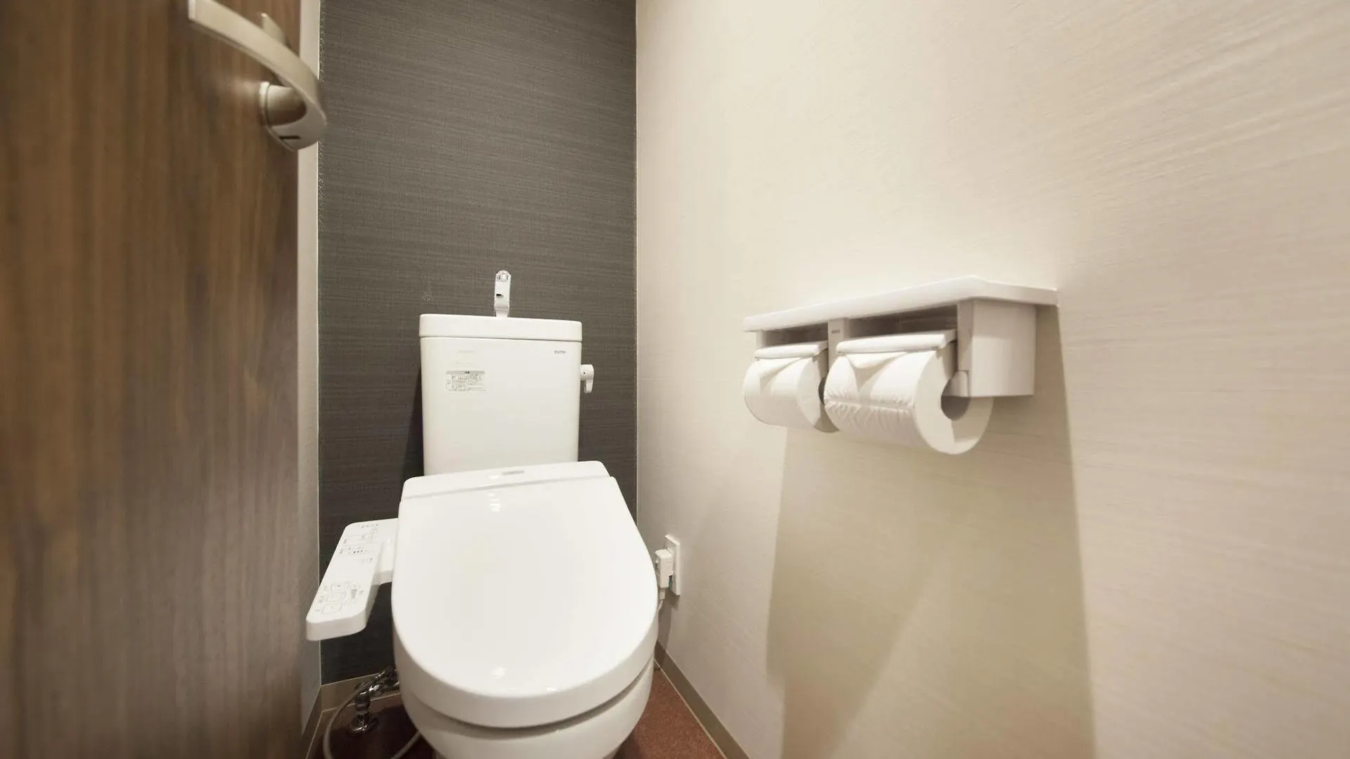 טוקיו Centurion Ladies Hostel Ueno Park מלון קפסולה