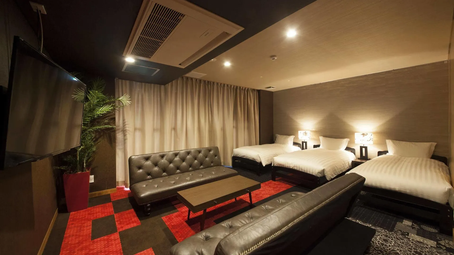טוקיו Centurion Ladies Hostel Ueno Park 2*,